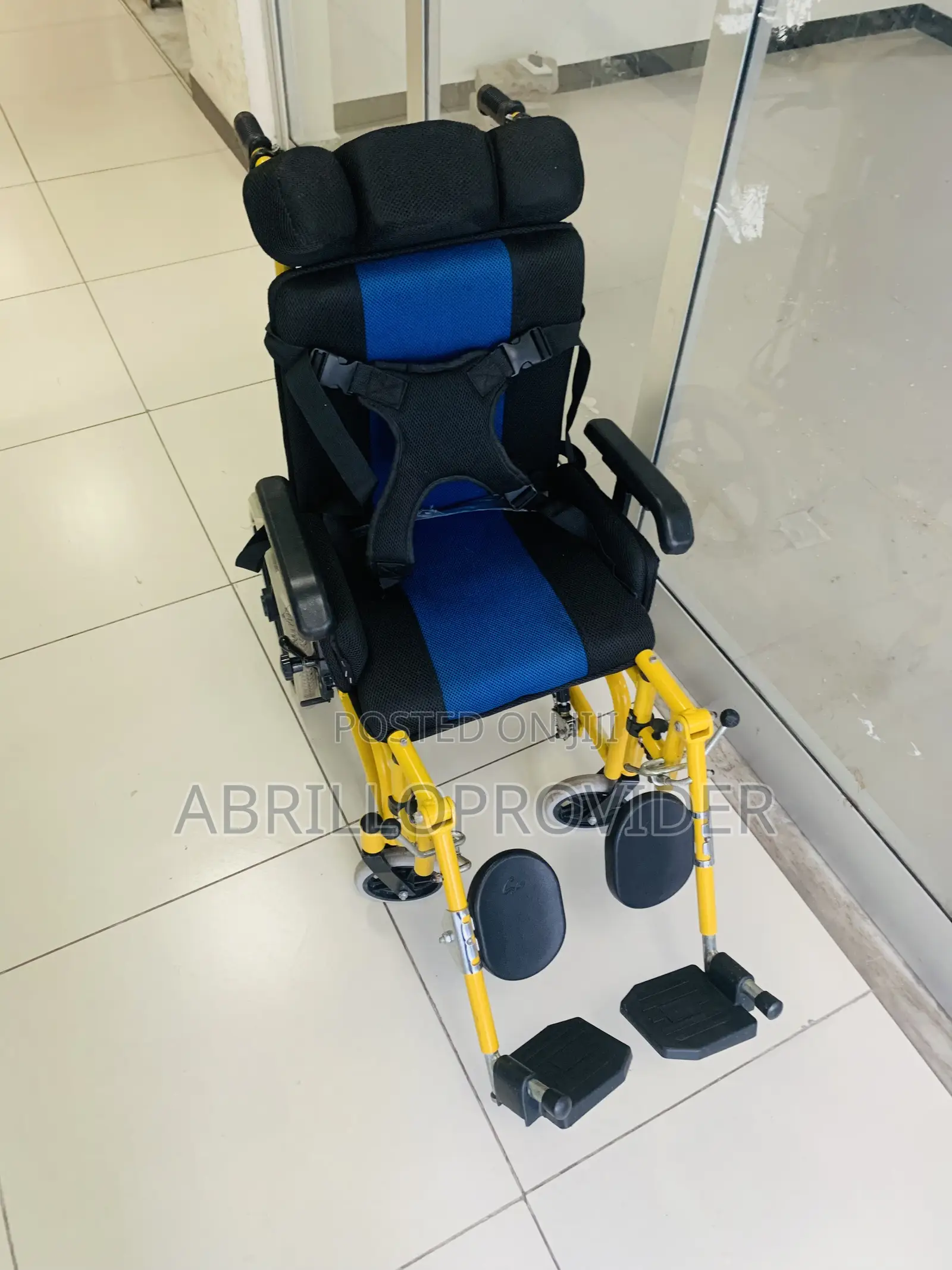 Kids Comfortable Wheelchair/New Wheelchair/Flexible Wheel