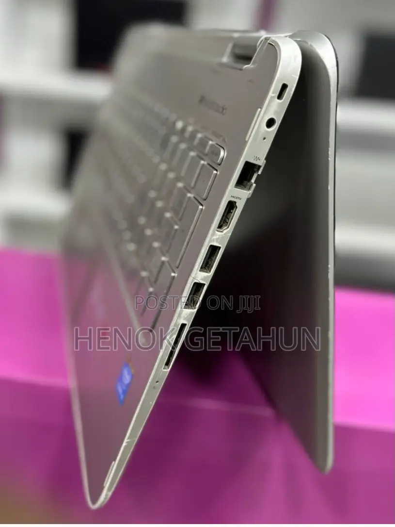 New Laptop HP Envy X360 8GB Intel Core I5 HDD 1T