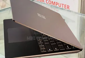 New Laptop Microsoft Surface 16GB Intel Core I7 SSD 256GB