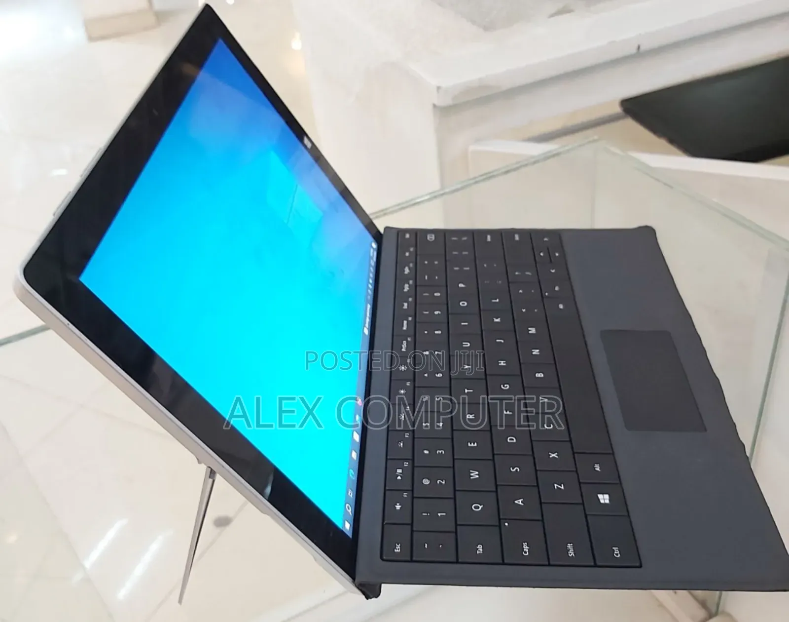 New Laptop Microsoft Surface Pro 4GB Intel SSD 128GB