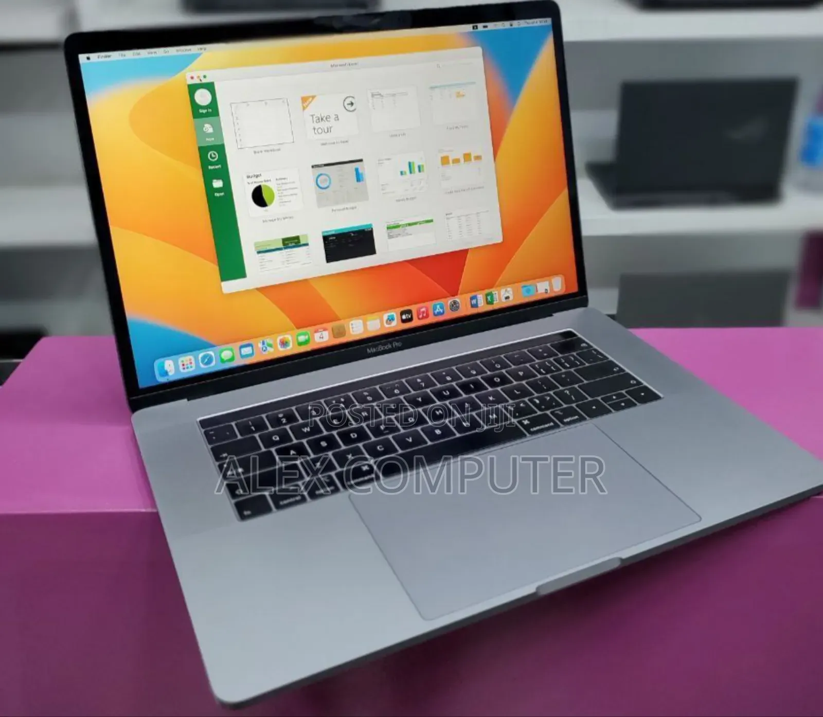 New Laptop Apple MacBook 2018 16GB Intel Core I7 SSD 512GB