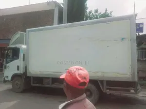 Isuzu ELF Truck 2014 White