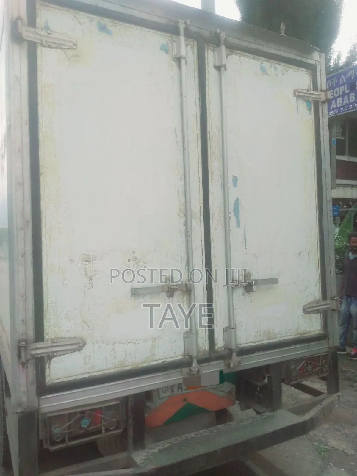 Isuzu ELF Truck 2014 White