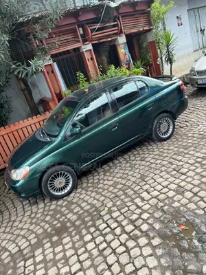 Toyota Platz 2001 Green