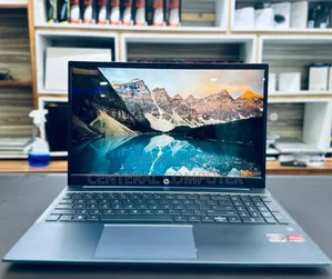 Photo - New Laptop HP 16GB AMD Ryzen 7 SSD 512GB