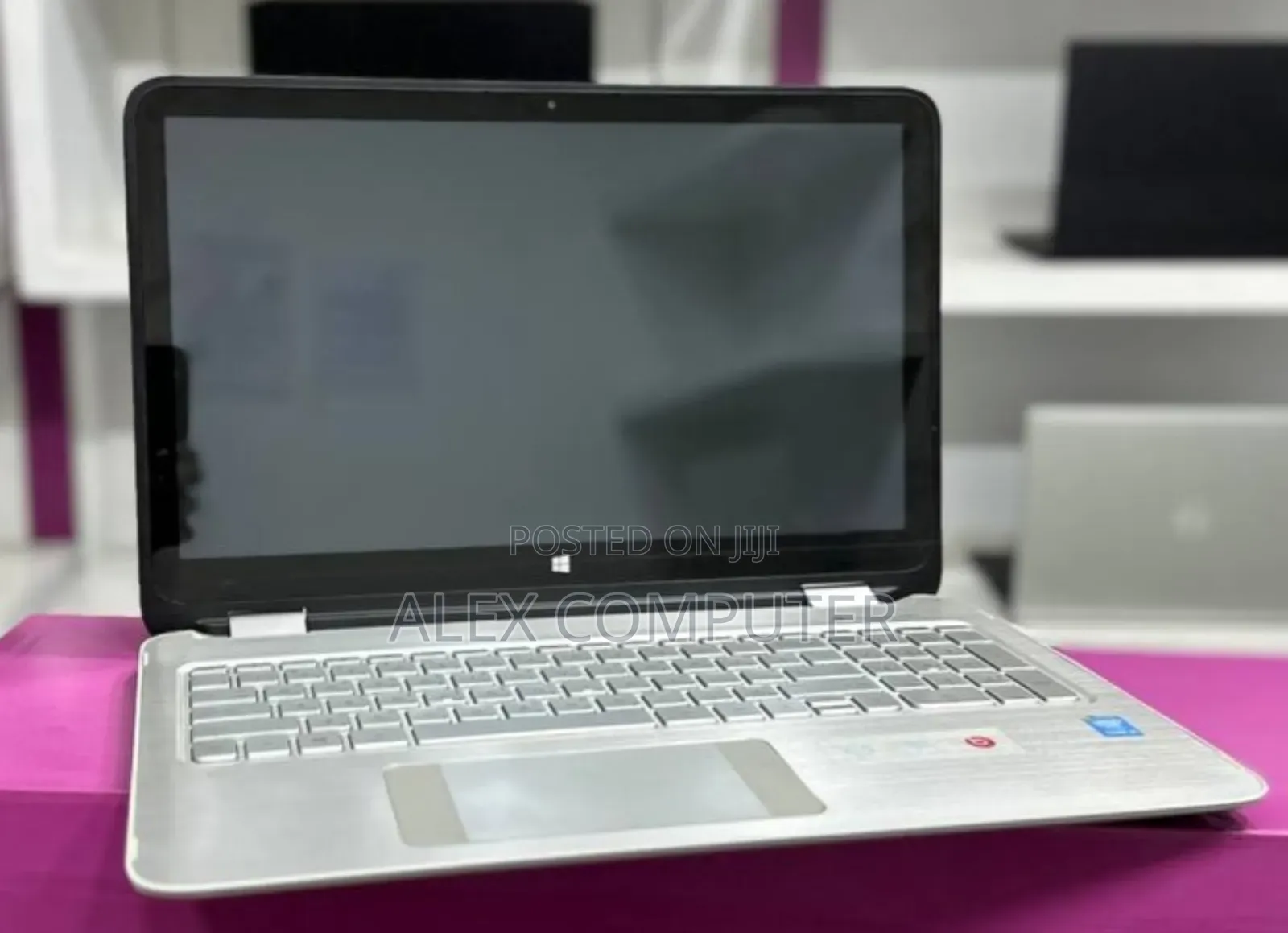 New Laptop HP Envy X360 8GB Intel Core I5 HDD 1T