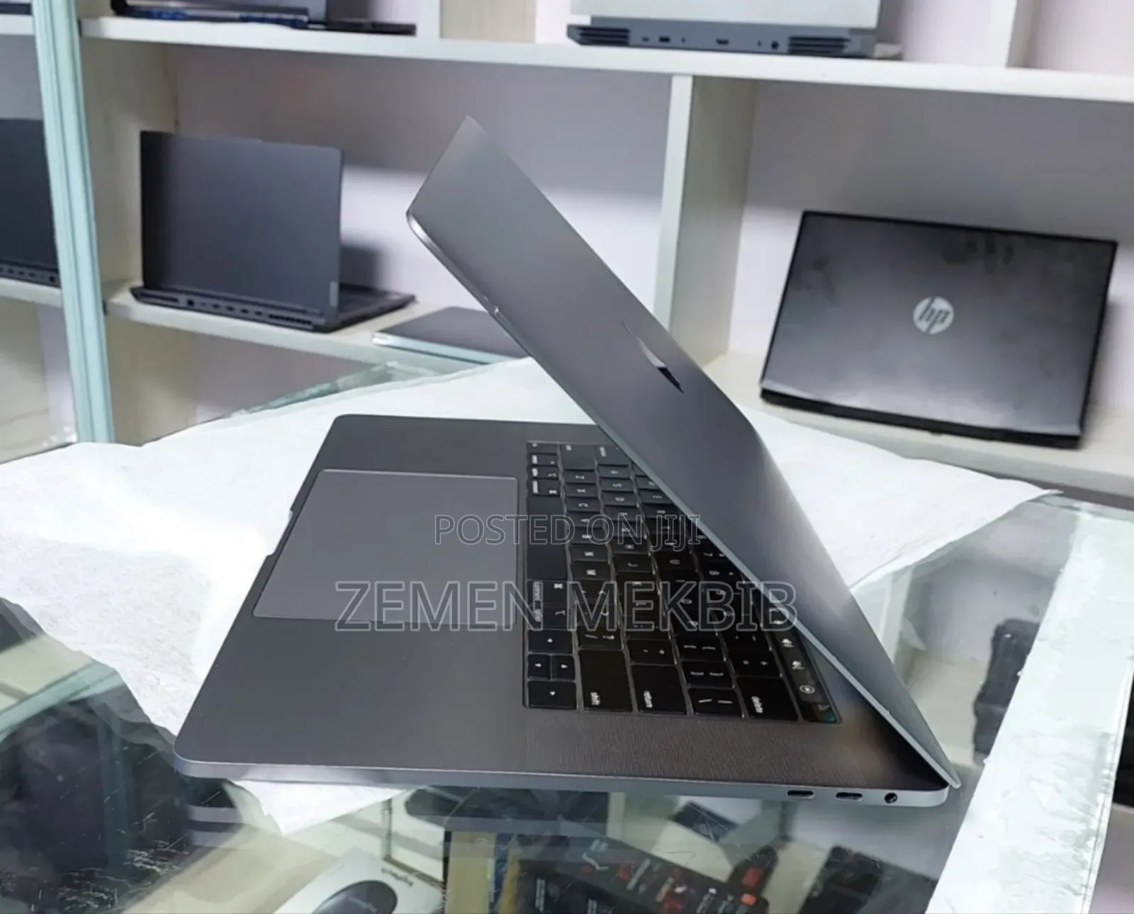 New Laptop Apple MacBook Pro 2019 32GB Intel Core I9 SSD 512GB