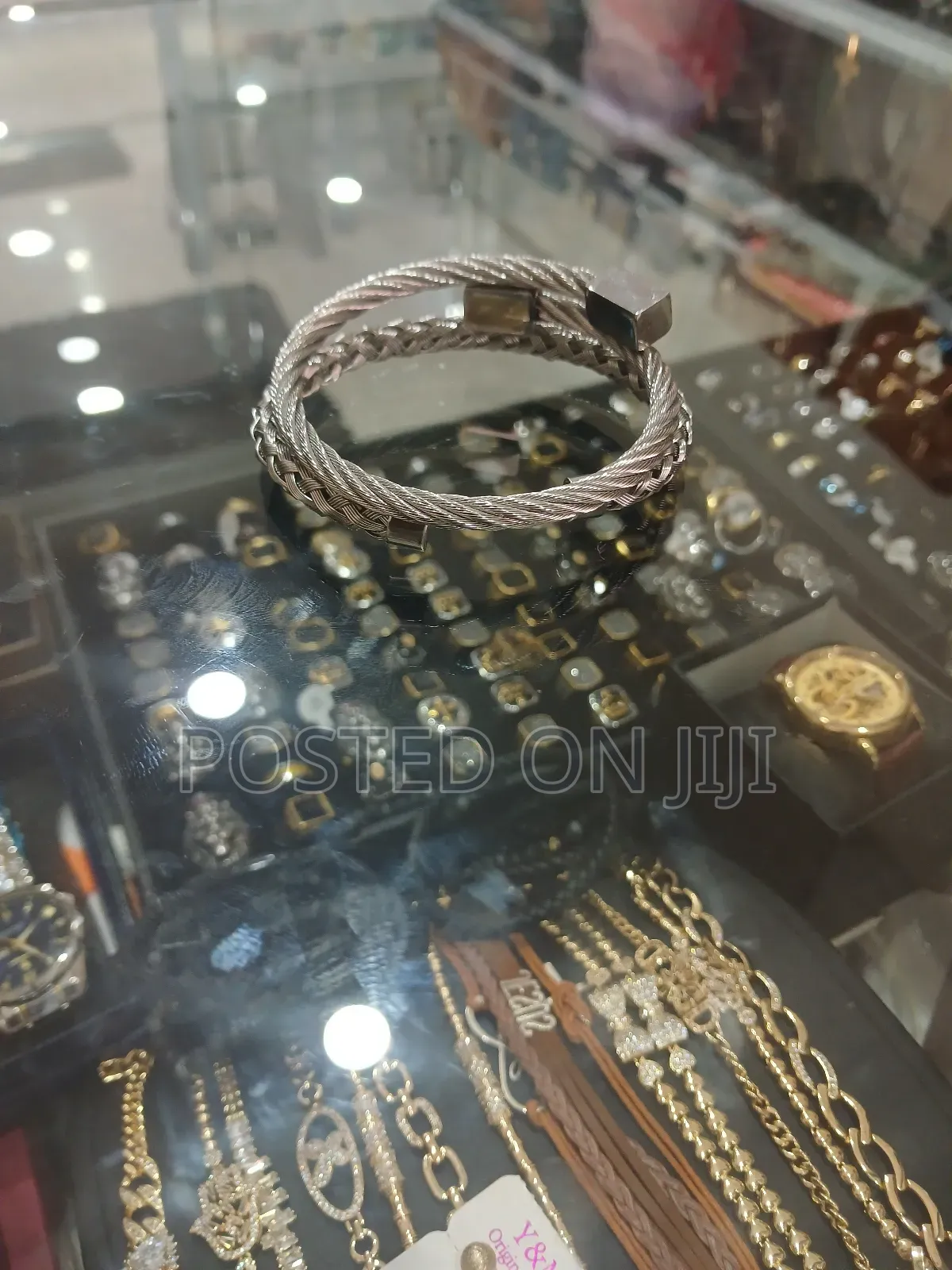 3set Luxury and Unique Bracelet 
Available in Stock