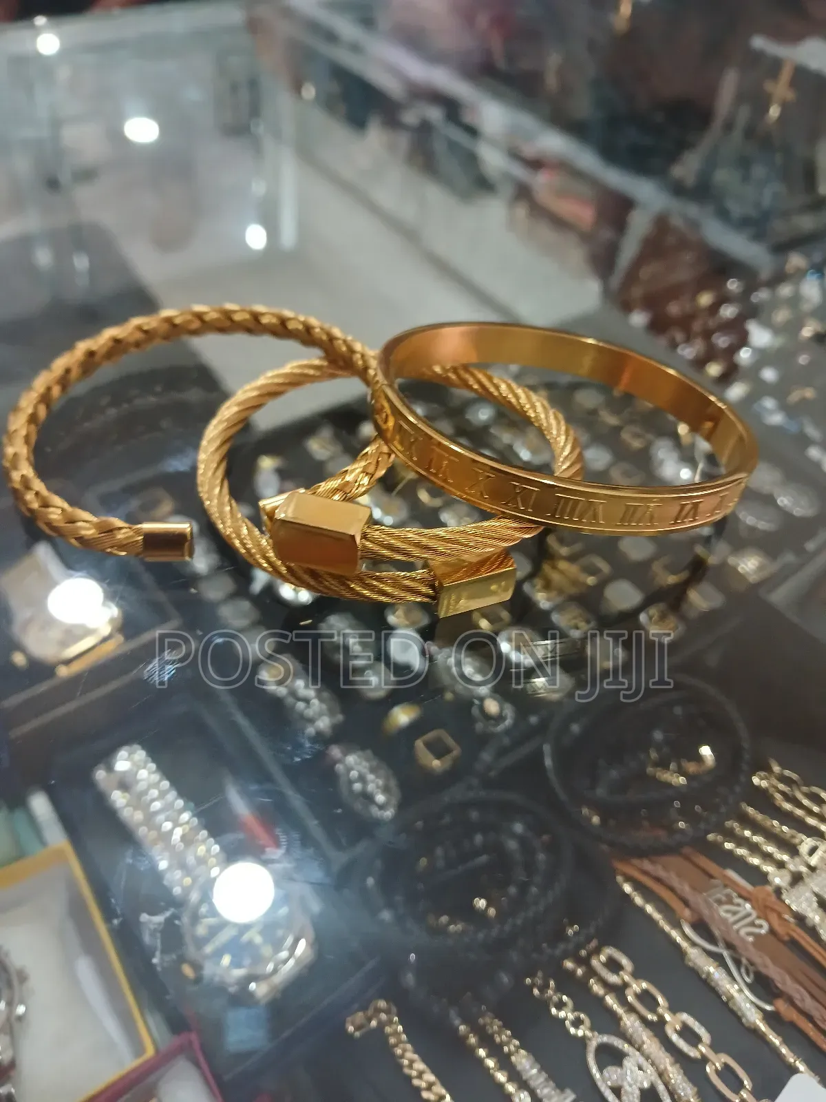 3set Luxury and Unique Bracelet 
Available in Stock