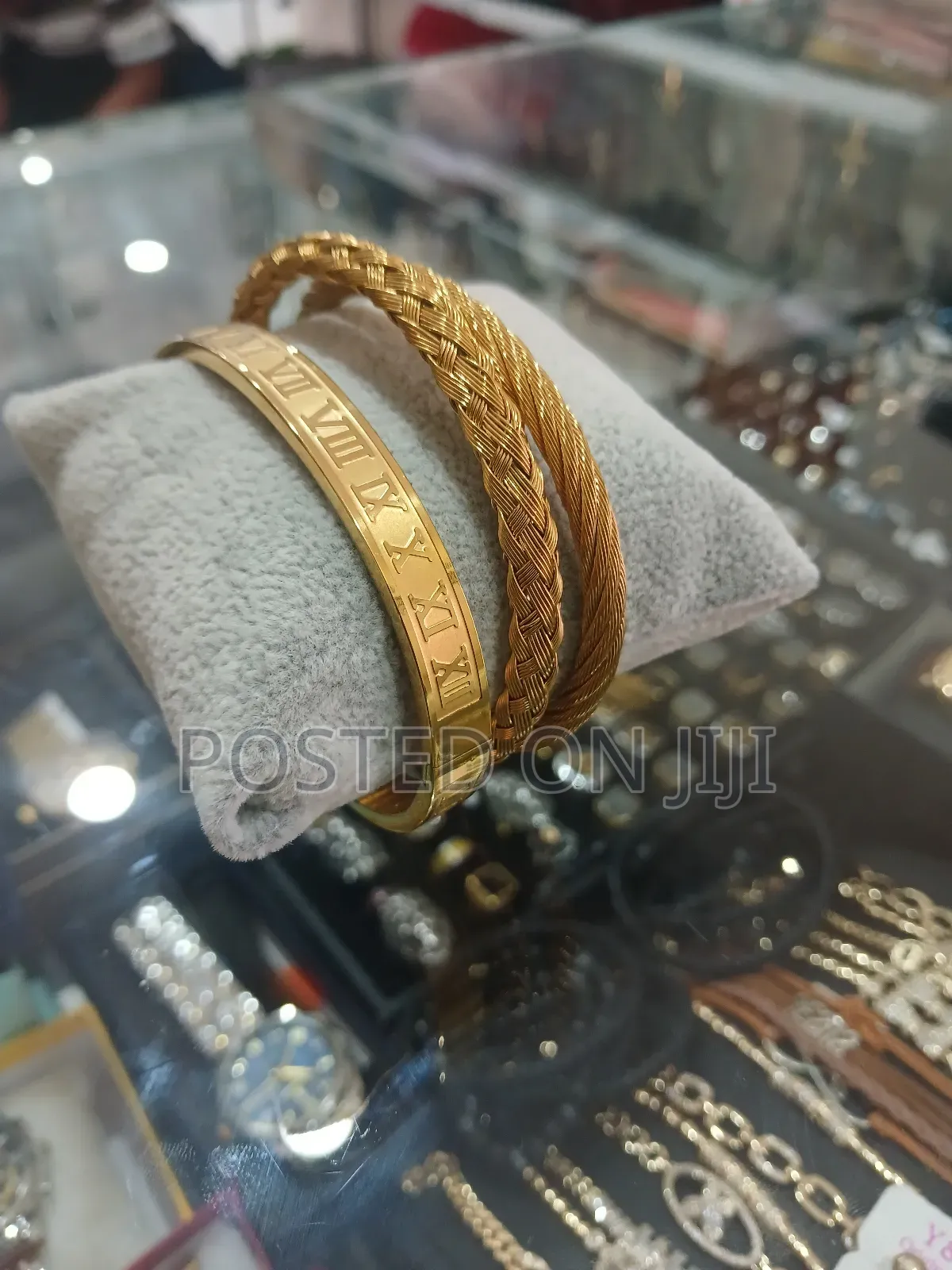 3set Luxury and Unique Bracelet 
Available in Stock