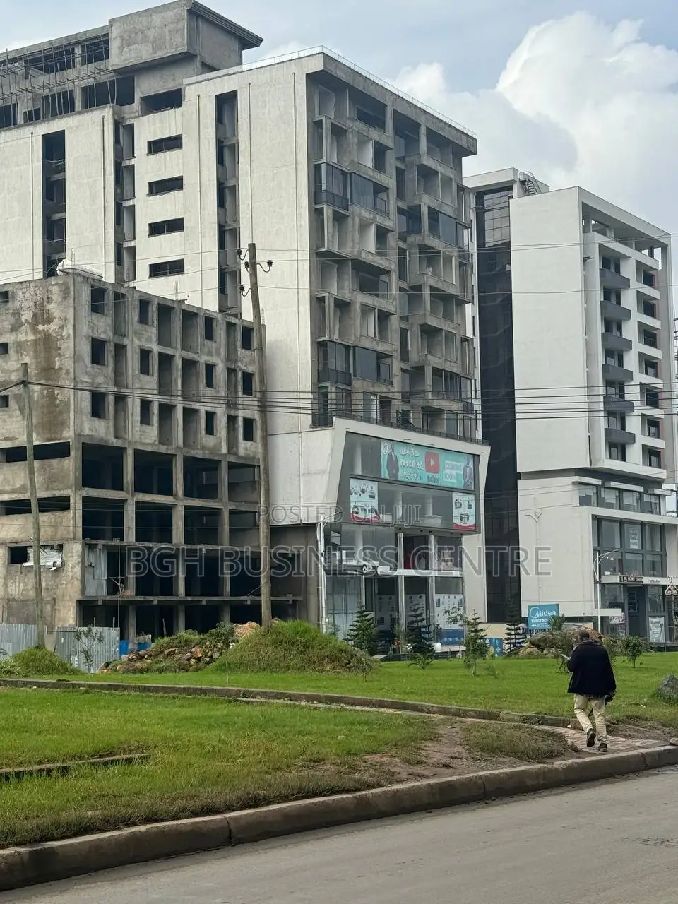 Deko Real Estate 1,2 3 Bedroom Apartments Sumit 72