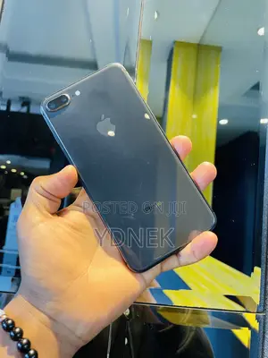 Apple iPhone 8 Plus 64 GB Black