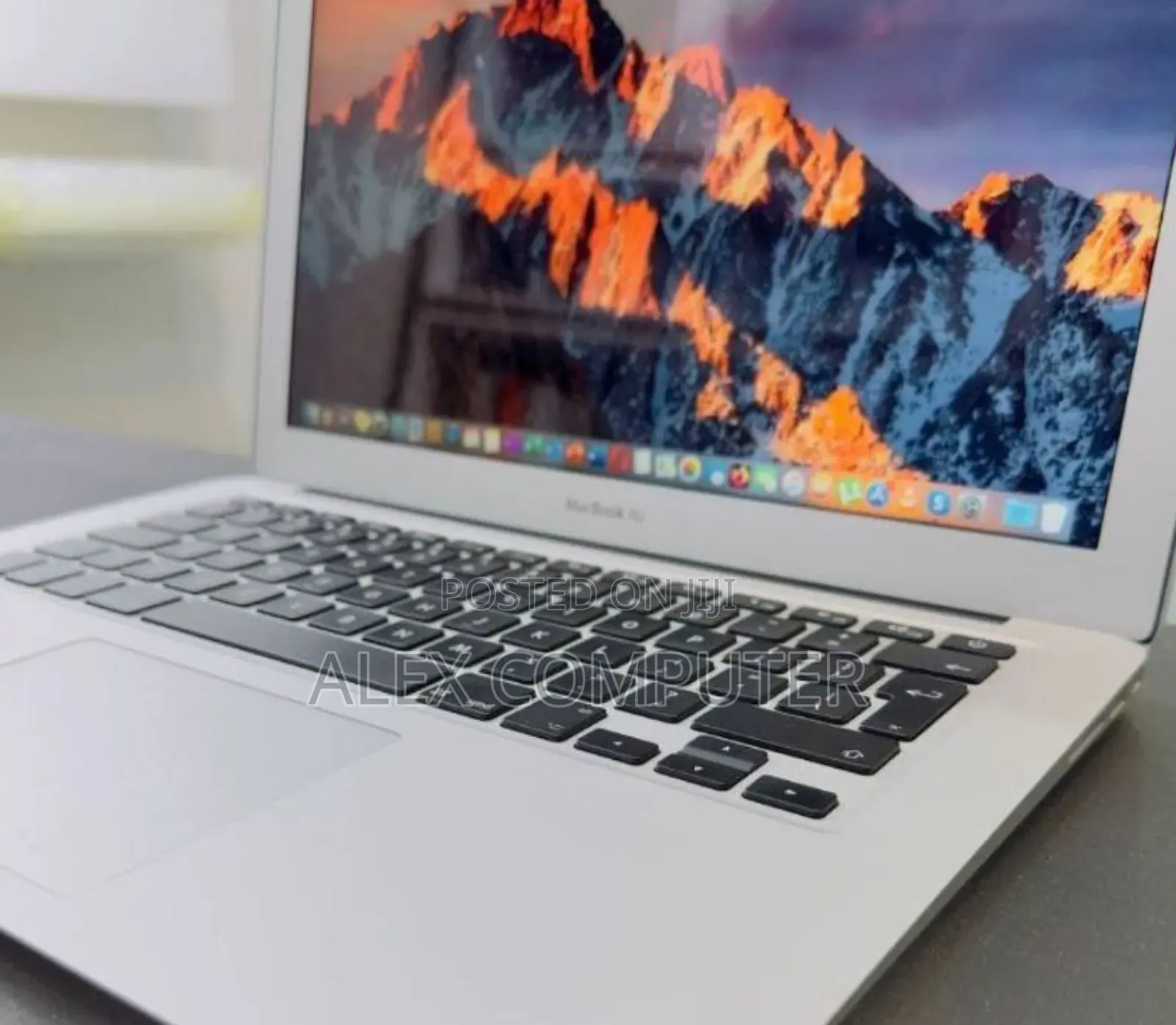 New Laptop Apple MacBook Air 2017 8GB Intel Core I7 SSD 128GB