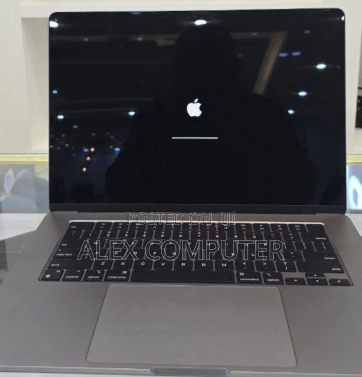 New Laptop Apple MacBook Air 2022 M2 8GB Apple M2 SSD 256GB