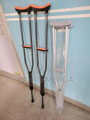 Photo - Crutches With Soft Underarm and Hand Grip Pads for Walking