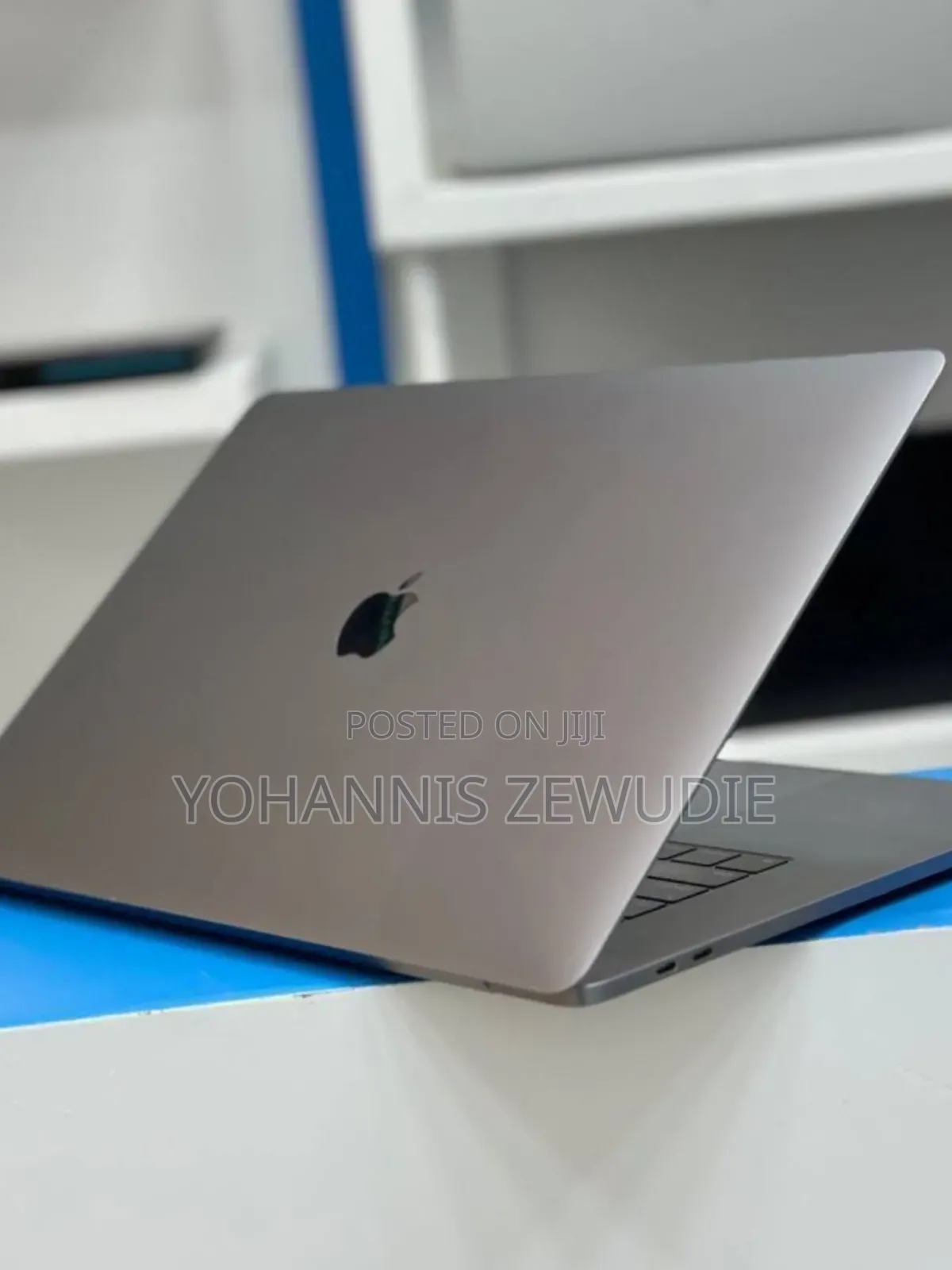 New Laptop Apple MacBook Pro 2017 16GB Intel Core I7 SSD 512GB