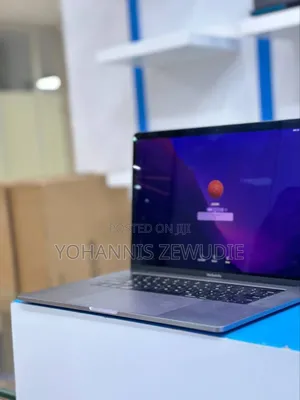 New Laptop Apple MacBook Pro 2017 16GB Intel Core I7 SSD 512GB