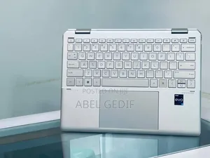 New Laptop HP Spectre X360 8GB Intel Core I5 SSD 512GB