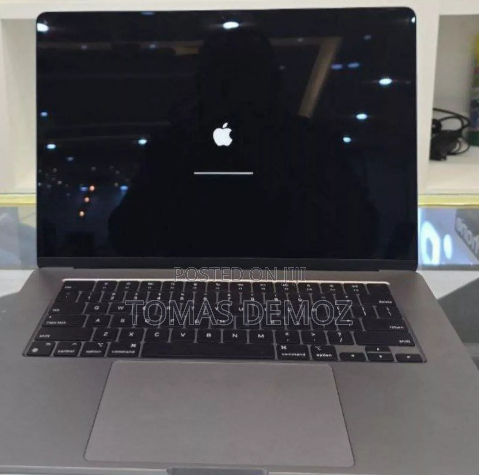 New Laptop Apple MacBook Air 2022 M2 8GB Apple M2 SSD 256GB