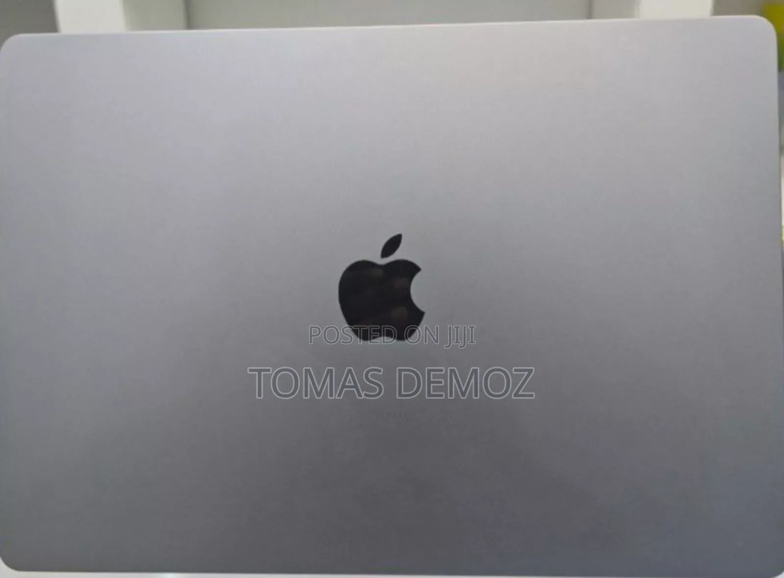 New Laptop Apple MacBook Air 2022 M2 8GB Apple M2 SSD 256GB