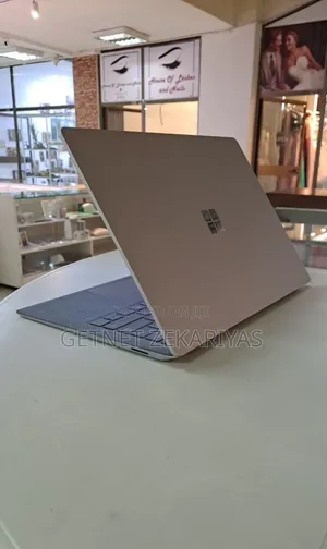 New Laptop Microsoft Surface 16GB Intel Core I7 SSD 256GB