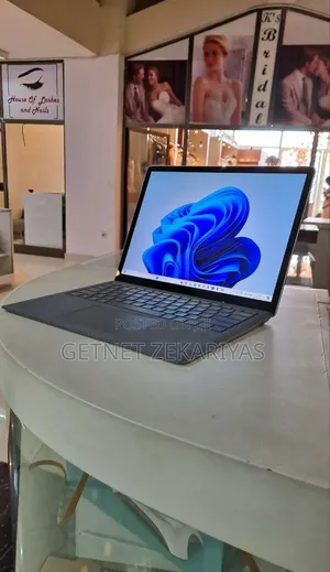 New Laptop Microsoft Surface 16GB Intel Core I7 SSD 256GB