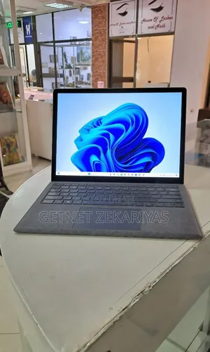 New Laptop Microsoft Surface 16GB Intel Core I7 SSD 256GB