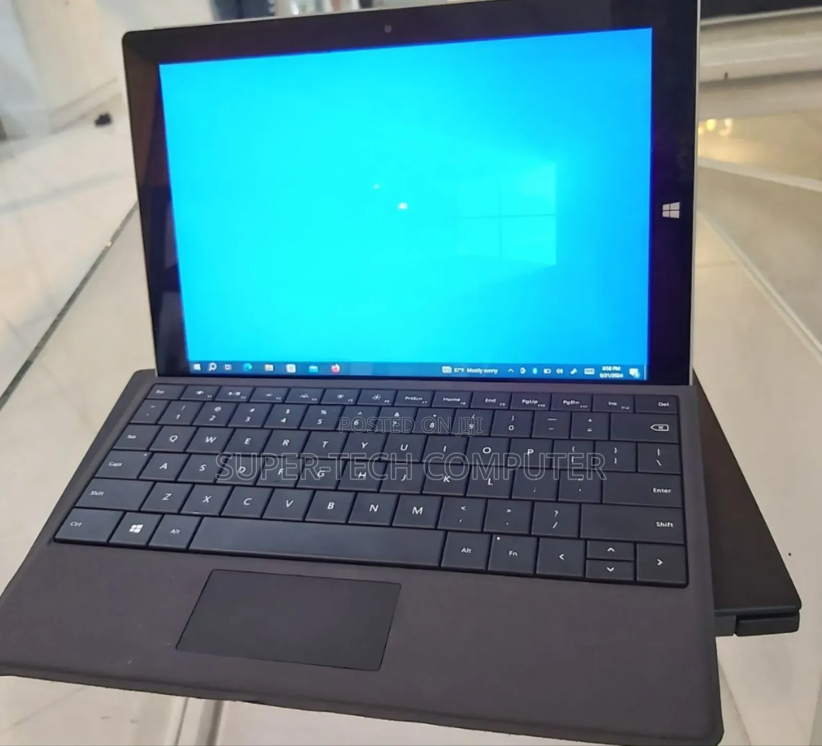 New Laptop Microsoft Surface Pro 4GB Intel Atom SSD 128GB