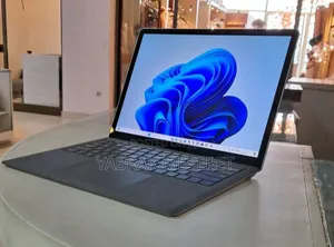 New Laptop Microsoft Surface 16GB Intel Core I7 SSD 256GB