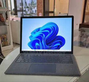 New Laptop Microsoft Surface 16GB Intel Core I7 SSD 256GB