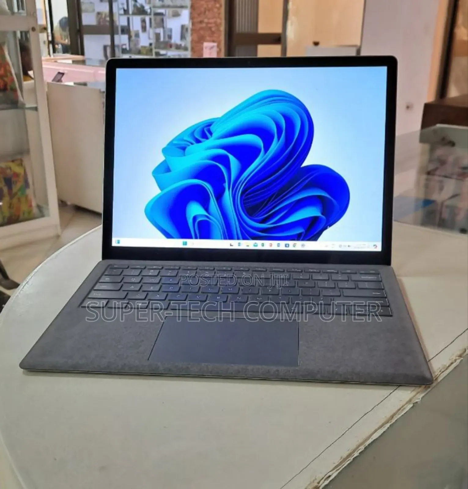 New Laptop Microsoft Surface 16GB Intel Core I7 SSD 256GB