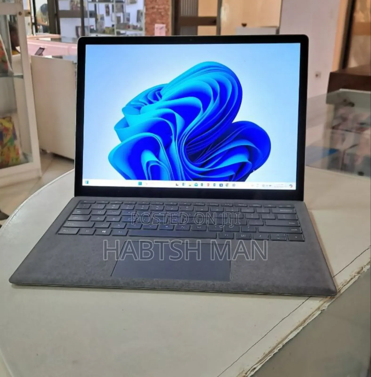 New Laptop Microsoft Surface 16GB Intel Core I7 SSD 256GB