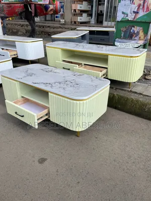 1,50 Cm ቲቪ እስታንድ እና ጠረጴዛ