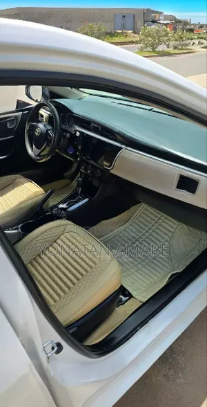 Toyota Corolla 2015 White