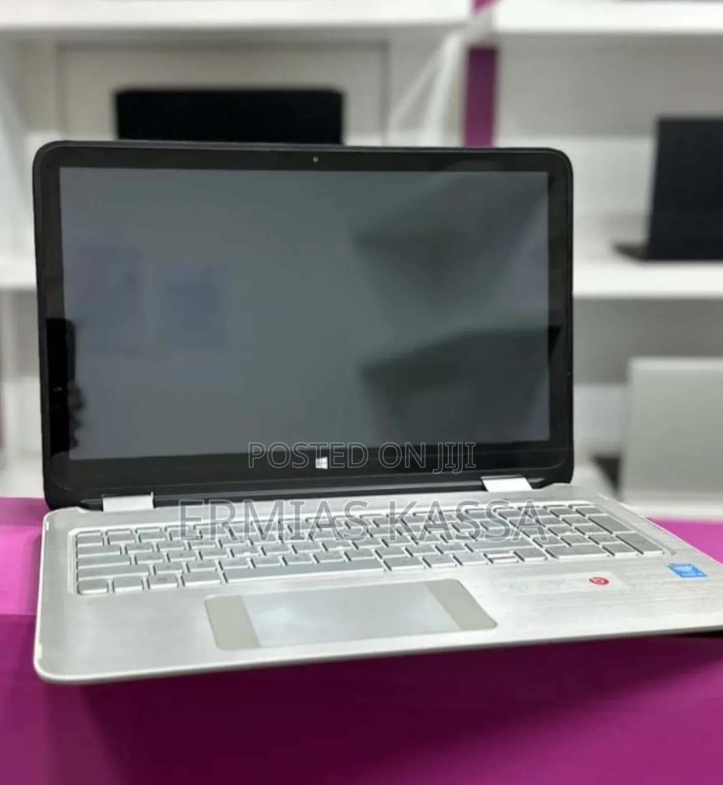 New Laptop HP Envy X360 8GB Intel Core I5 SSD 1T