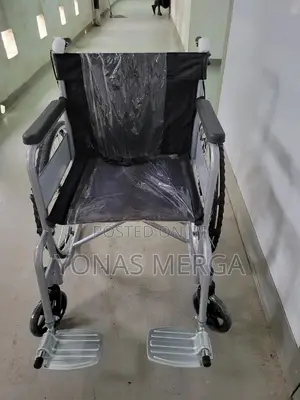 Foldable Self Drive Wheelchair/Seat Width / Height : 46cms