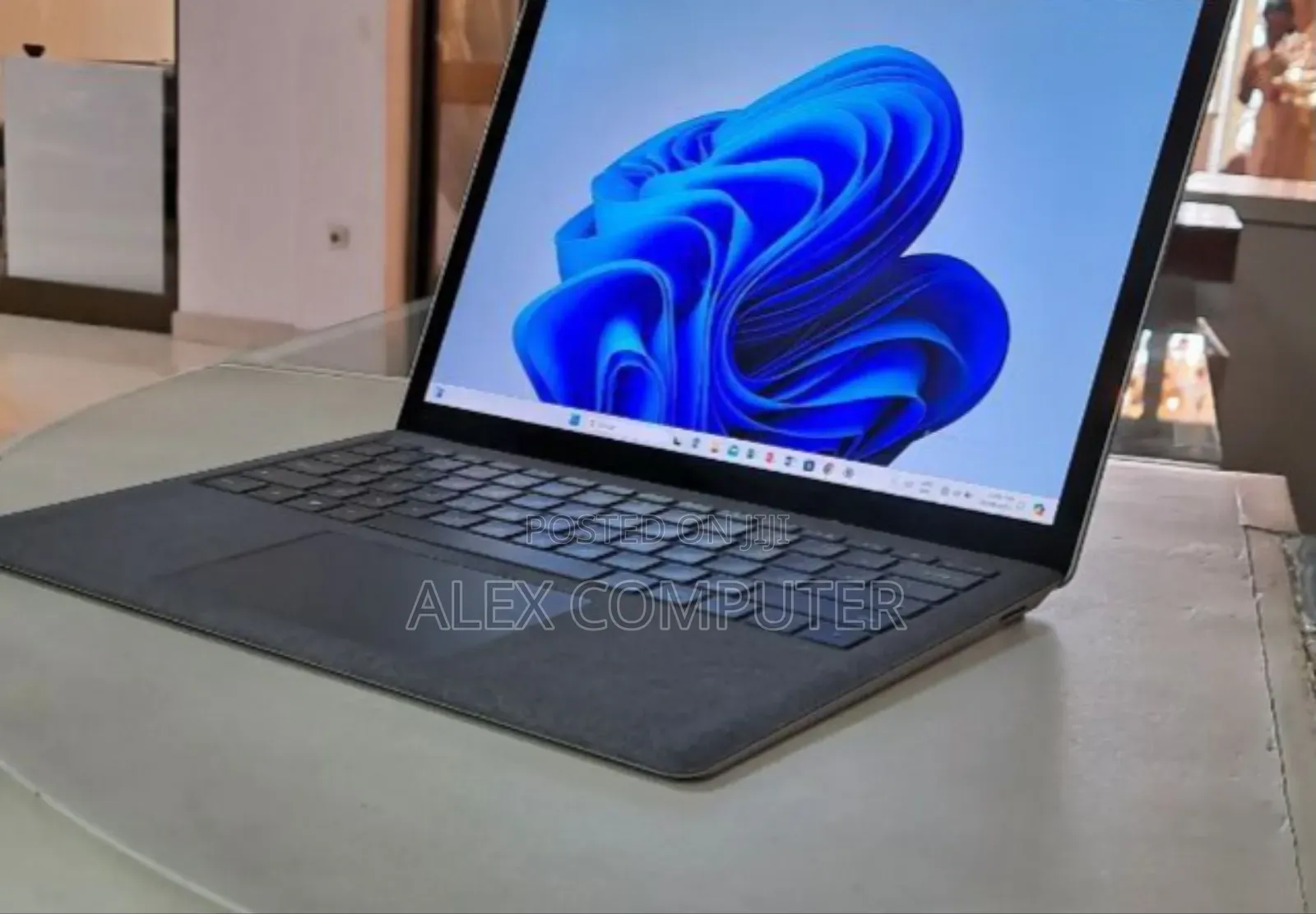 New Laptop Microsoft Surface Laptop 16GB Intel Core I7 SSD 256GB