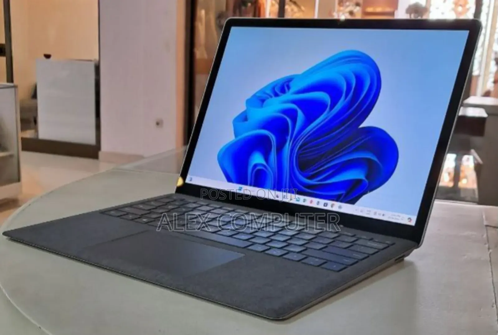 New Laptop Microsoft Surface Laptop 16GB Intel Core I7 SSD 256GB
