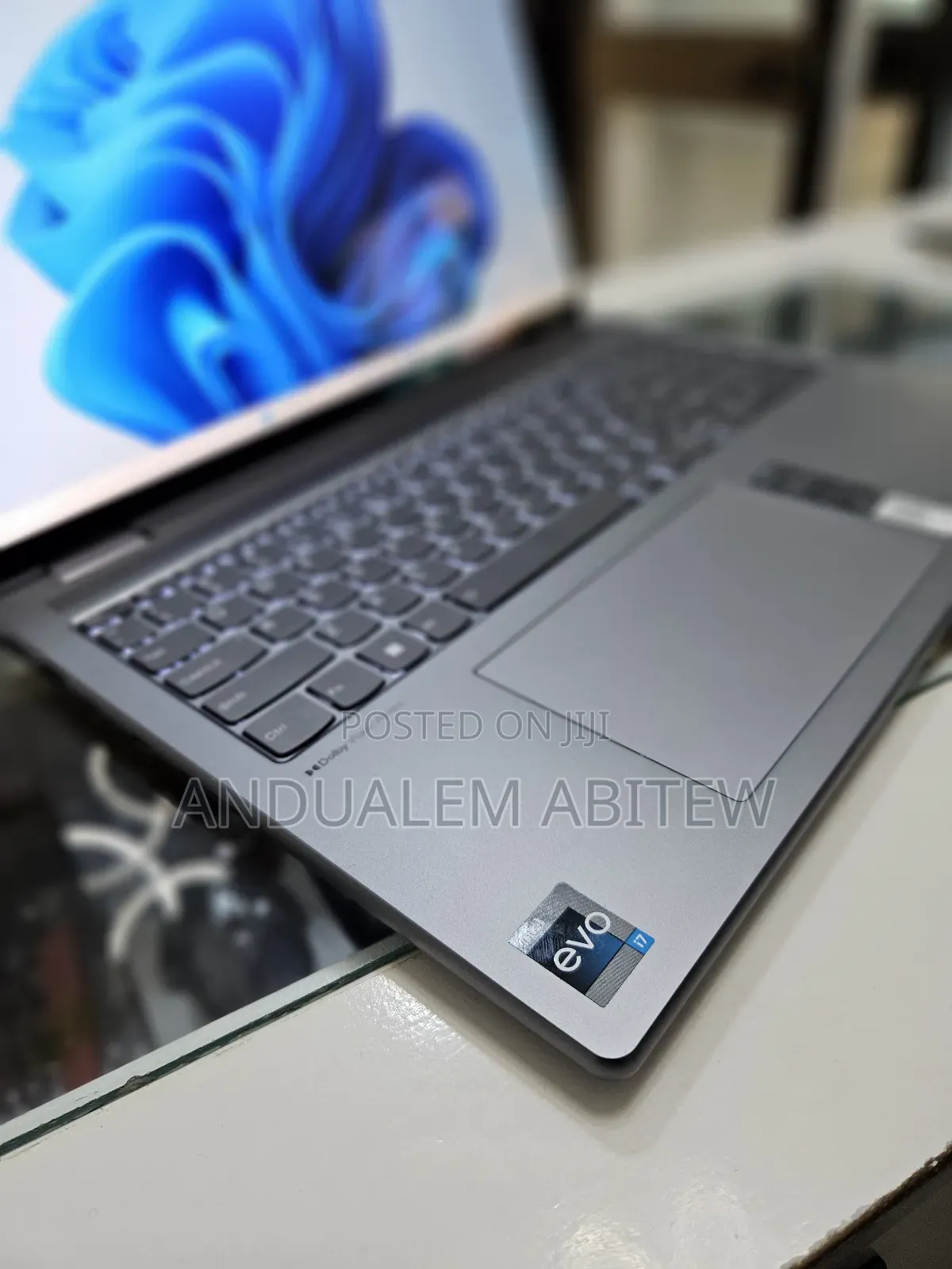 New Laptop Lenovo Yoga 700 32GB Intel Core I7 SSD 1T