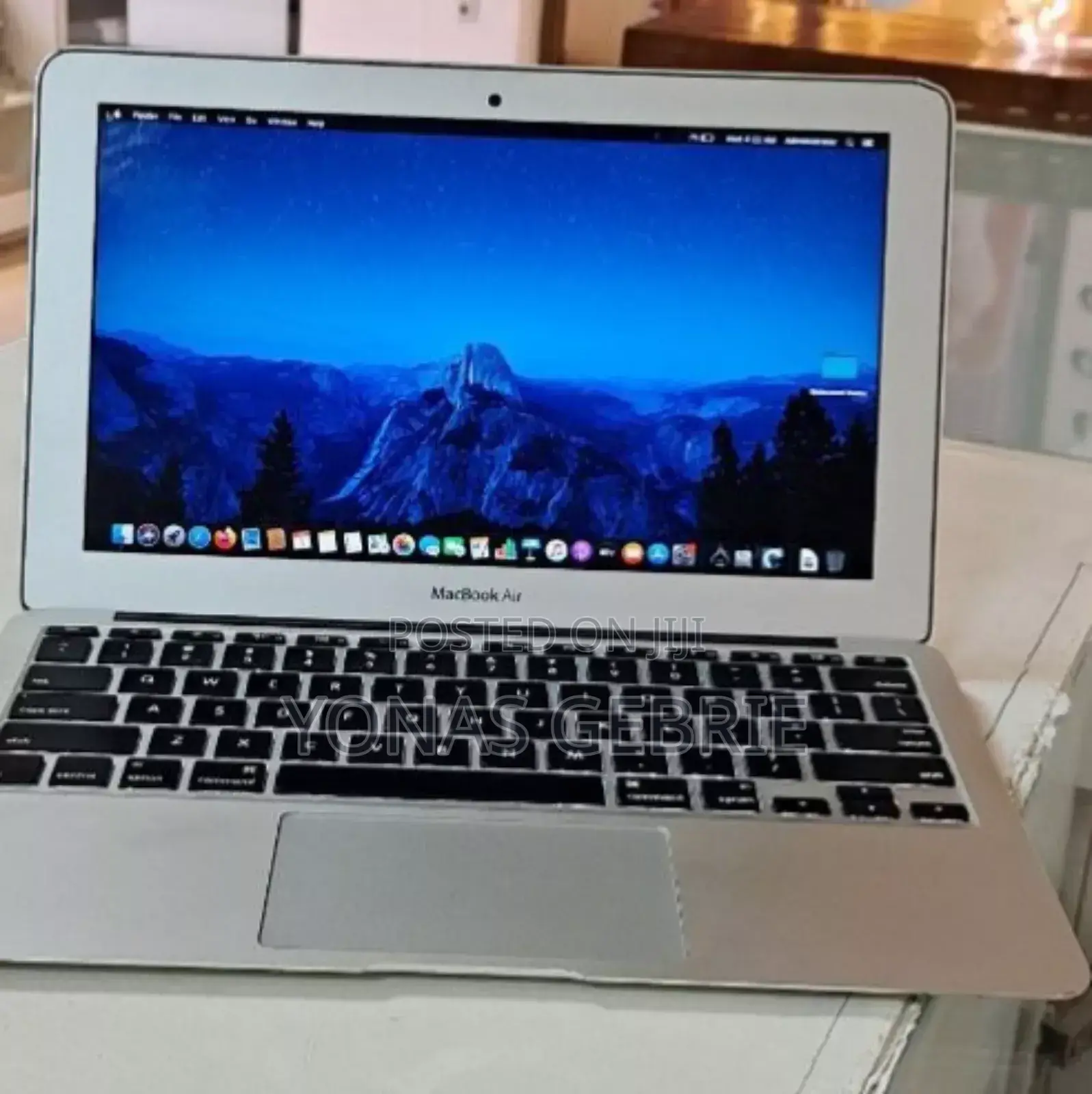 New Laptop Apple MacBook Air 2015 8GB Intel Core I5 SSD 128GB
