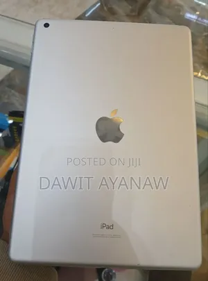 New Apple iPad 10.2 (2021) 128 GB Silver
