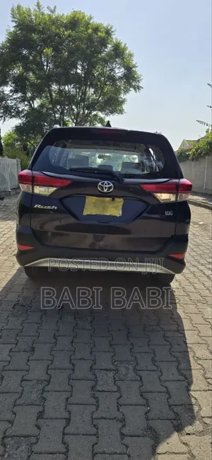 Toyota Rush 2022 Burgundy