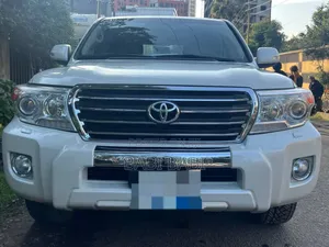 Toyota Land Cruiser 2015 White