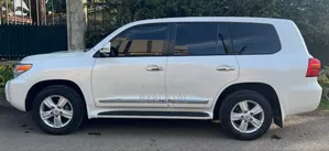 Toyota Land Cruiser 2015 White