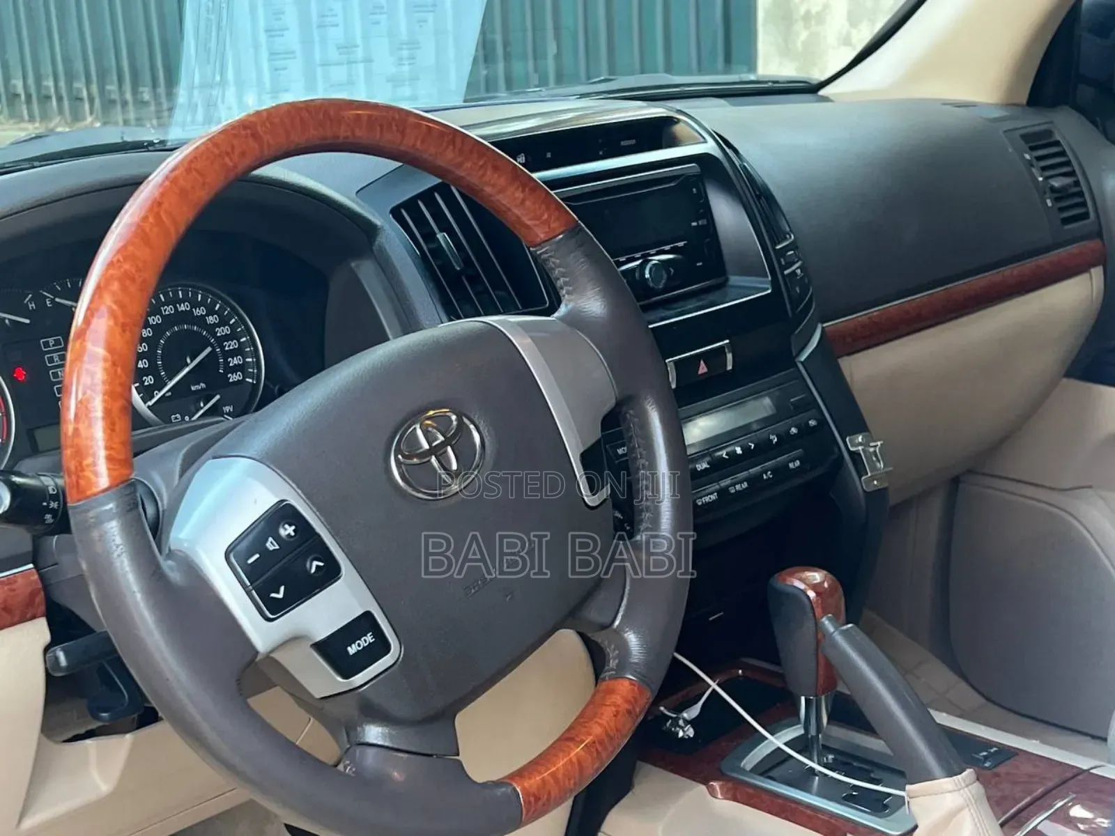 Toyota Land Cruiser 2015 White