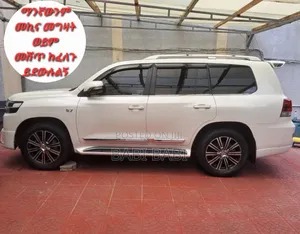Toyota Land Cruiser 2018 White