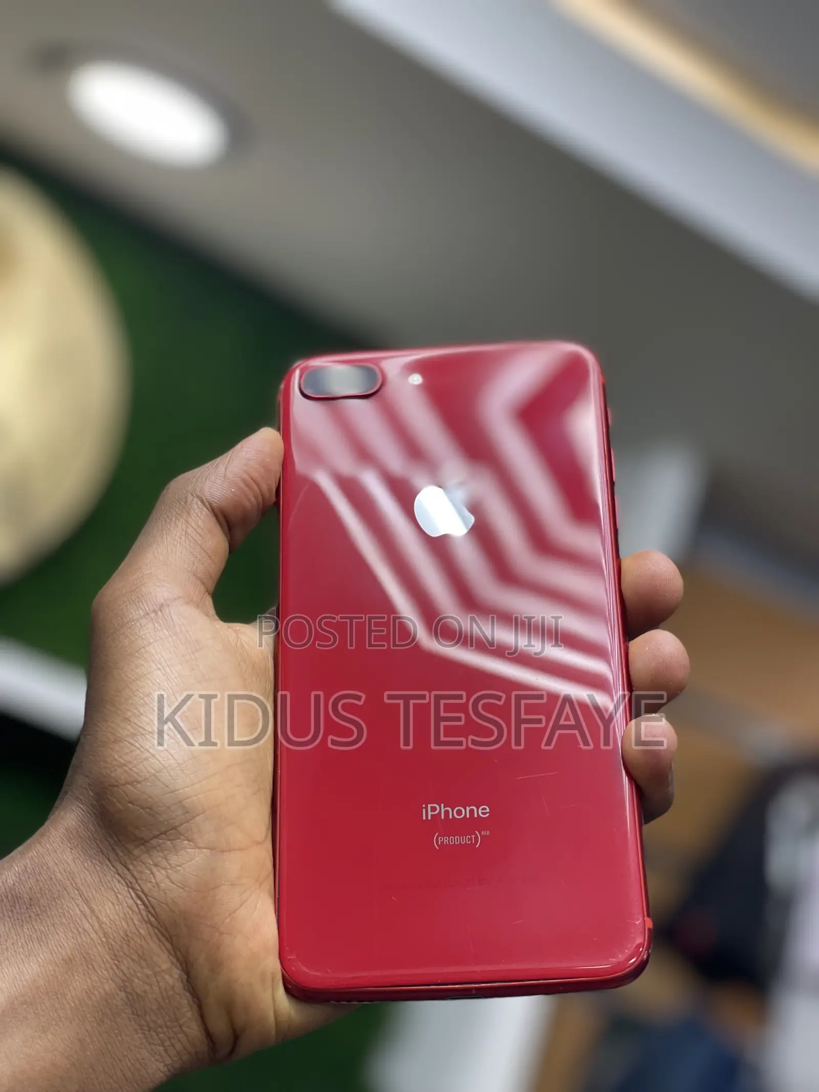 Apple iPhone 8 Plus 64 GB Red