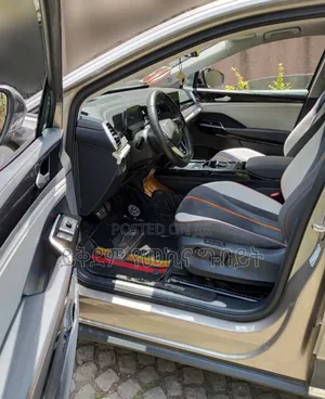 Volkswagen ID.6 2022 Silver