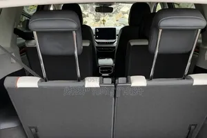 Volkswagen ID.6 2022 Silver