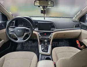 Hyundai Elantra 2017 White